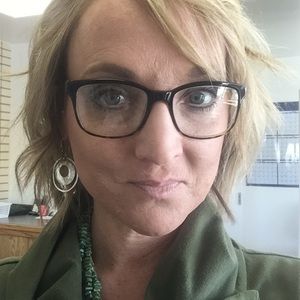 Meet your Posher, Leah